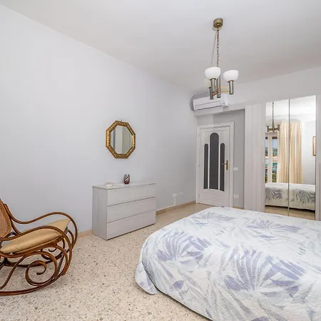 Appartement Mayor House Center *